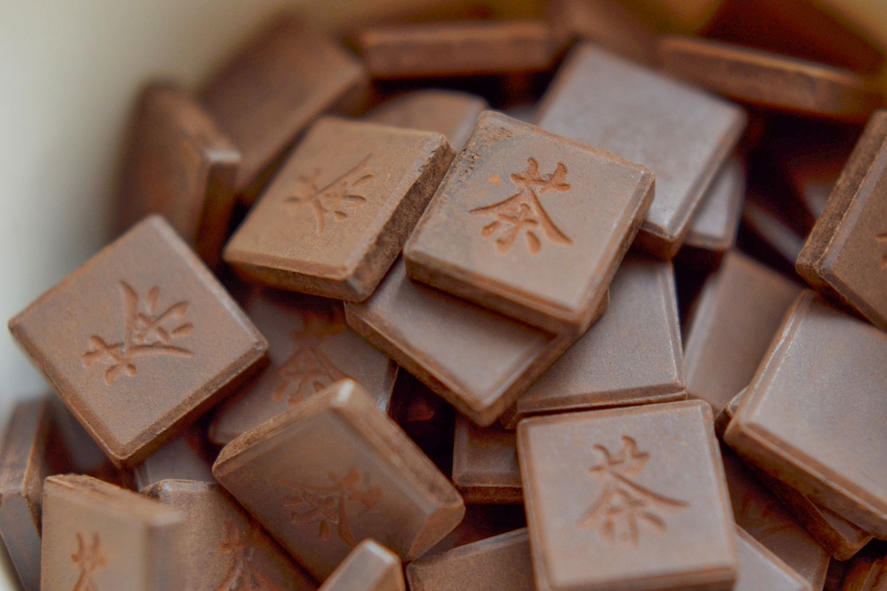 正宗碎銀子茶價(jià)格探究，品質(zhì)、市場與價(jià)值