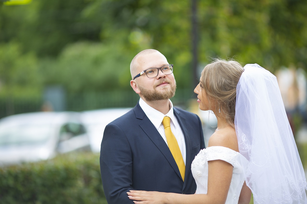 假結(jié)婚電影背后的故事與啟示深度探究