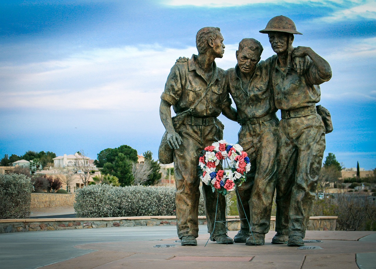 最新軍旅題材電視劇，熱血英雄榮耀時刻的震撼展現(xiàn)