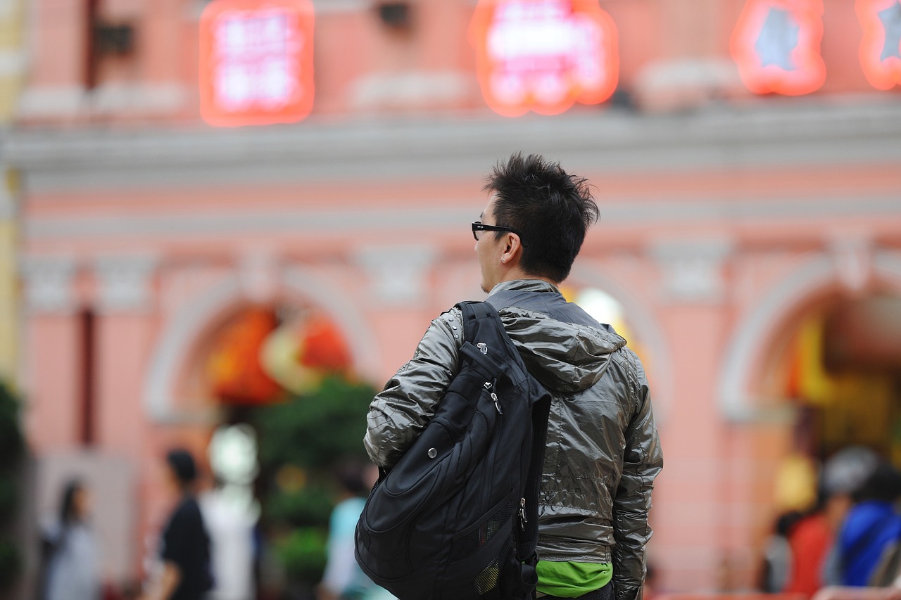 總裁情緣，小保安的逆襲之旅