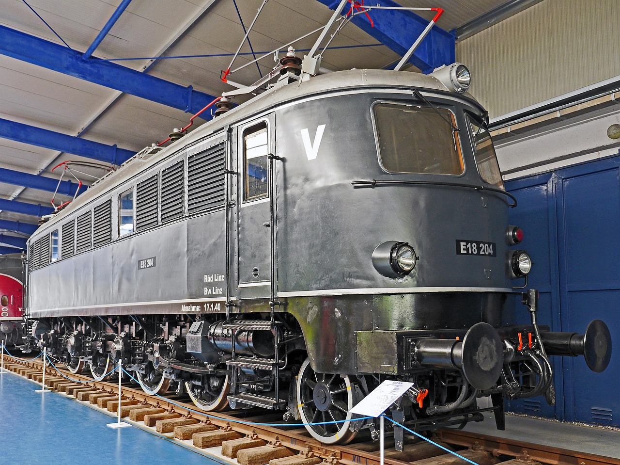 機(jī)車價格深度解析，影響因素與探討