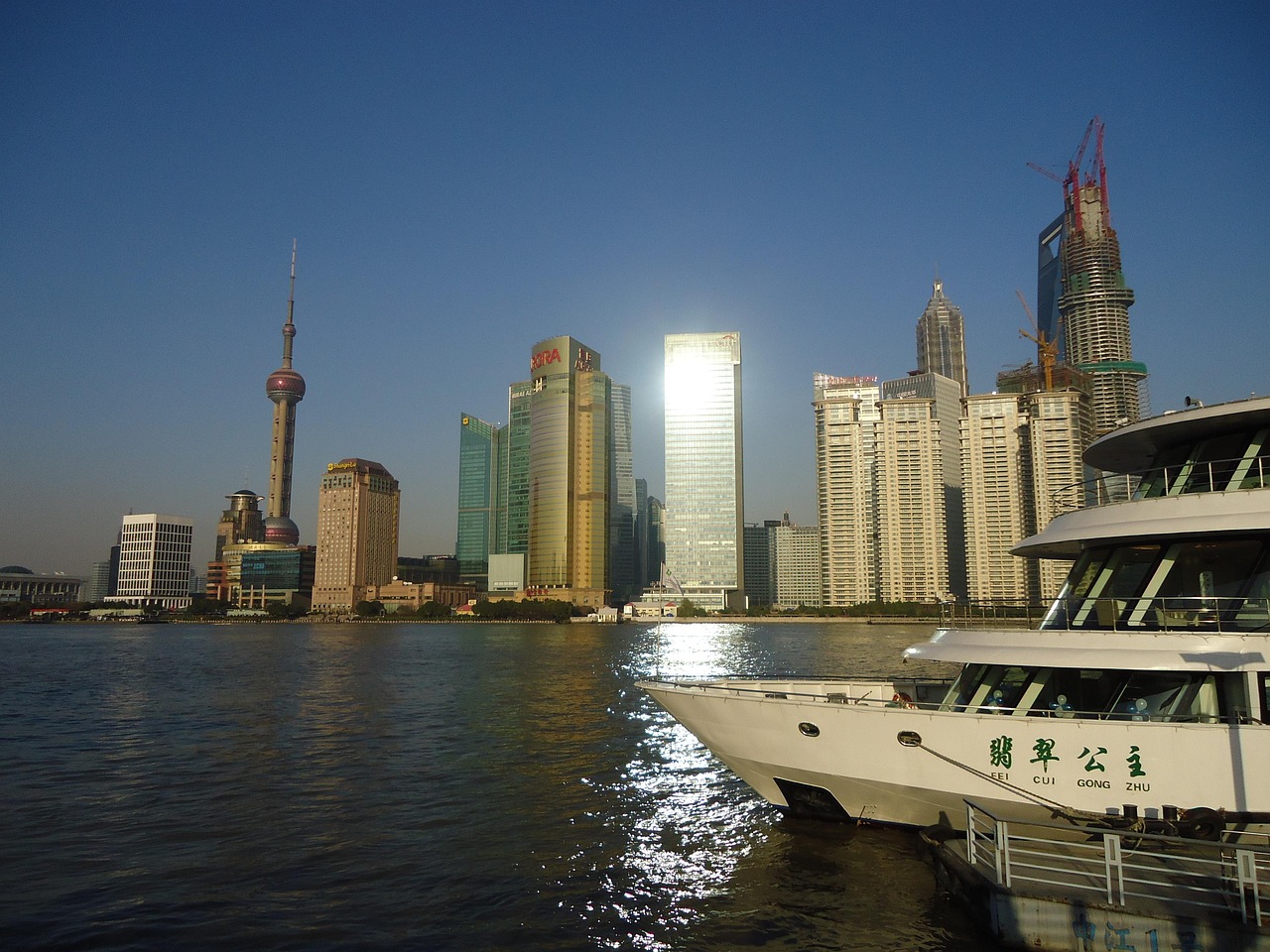 上海建工股票投資前景深度解析