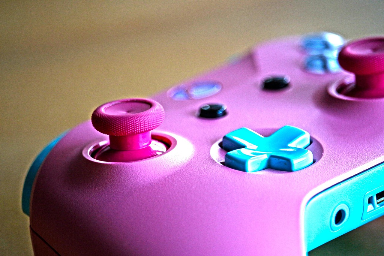 Xbox新款手柄引領(lǐng)游戲控制革新，重磅更新揭秘